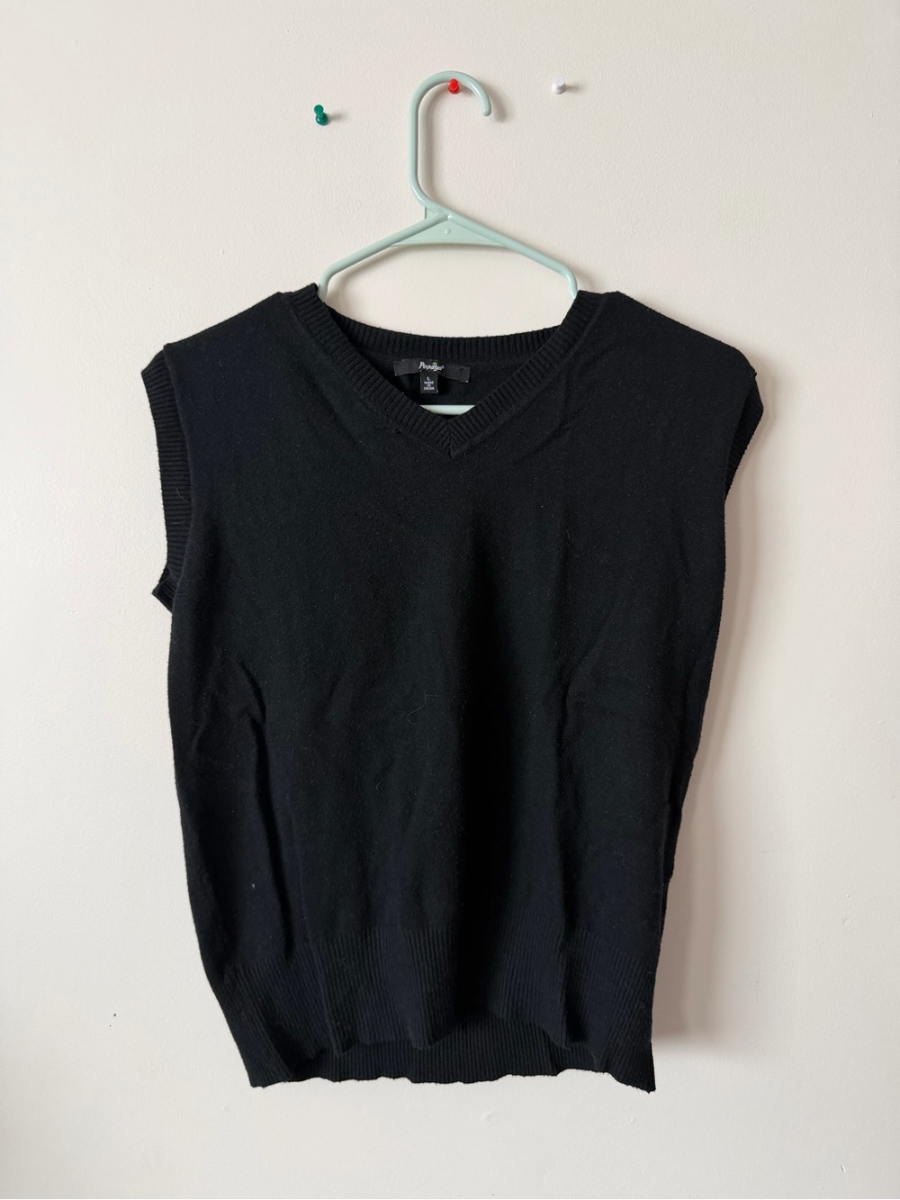 Papaya Black V-Neck Sleeveless Knit Tank